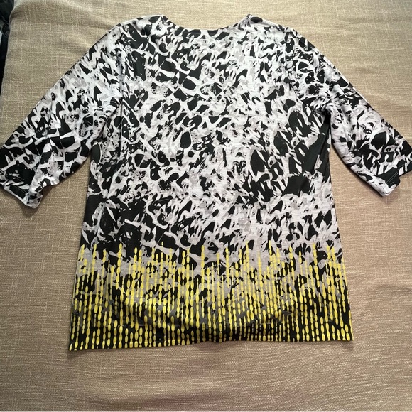 CJ Banks 1X Black and White Print Blouse with Front Tie and Yellow Bottom - Picture 2 of 6